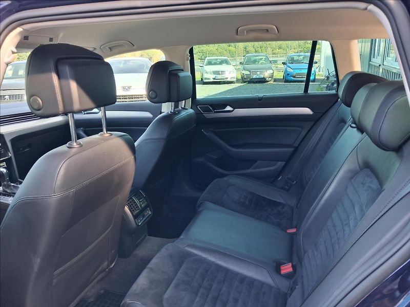 Volkswagen Passat 2,0 R Line, Matrix,TZ, 4x4,CZ - fotka 10 z 16