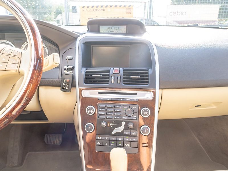 Volvo XC60 (2009) T6 AWD SUMMUM - fotka 18 z 51