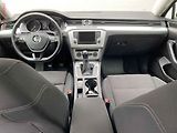 Volkswagen Passat (2015) 2.0 TDi, AC, TZ, park.čidla - náhled 8