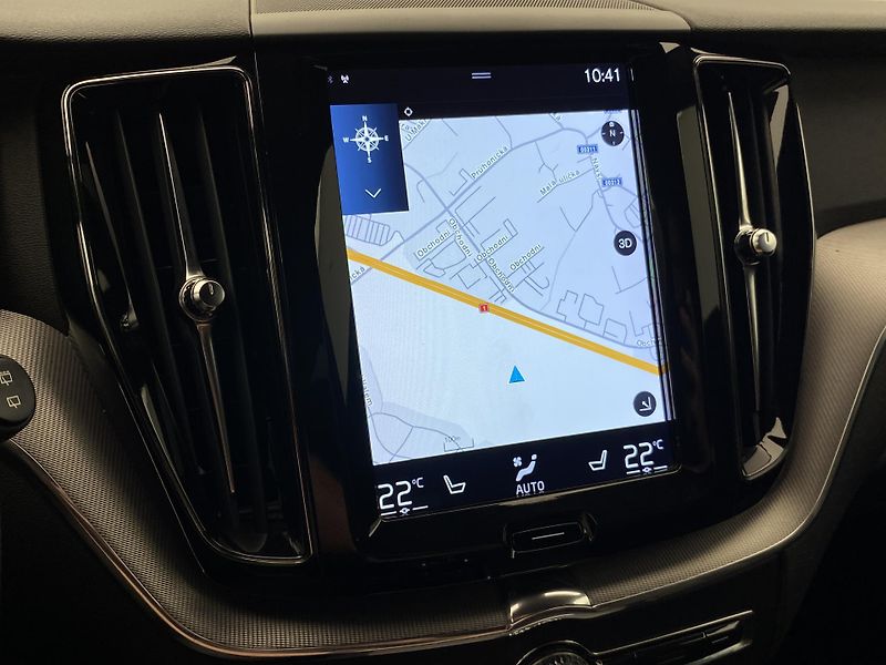 Volvo XC60 D4 AWD R-DESIGN REZERVACE - fotka 8 z 44