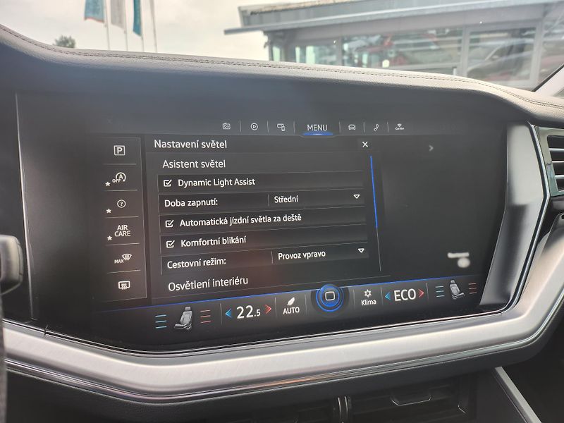 Volkswagen Touareg Elegance 3.0TDi 210kW A8 4x4 - fotka 18 z 27