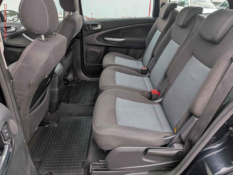 Ford Galaxy (2011) 1.6TDCi, AC - fotka 11 z 16