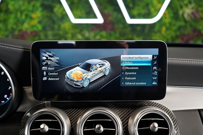 Mercedes-Benz Třídy C (2022) 63s*AMG*CERAMIC*HUD*CARBON*360 - fotka 33 z 44