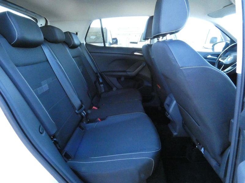 Volkswagen T-Cross R-Line 1,0 TSI DSG - fotka 25 z 29