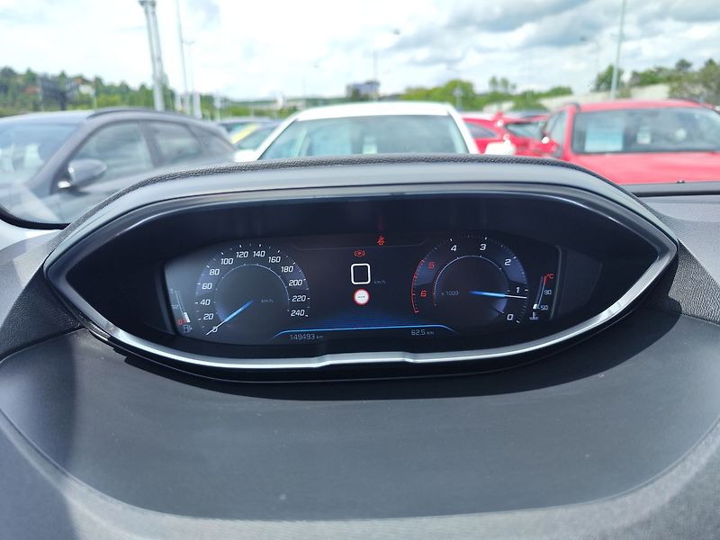 Peugeot 5008 1.6 BlueHDi/88kW Allure S&S - fotka 16 z 34