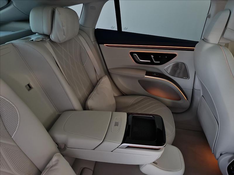 Mercedes-Benz EQS 580 4MATIC AMG Line - fotka 20 z 23