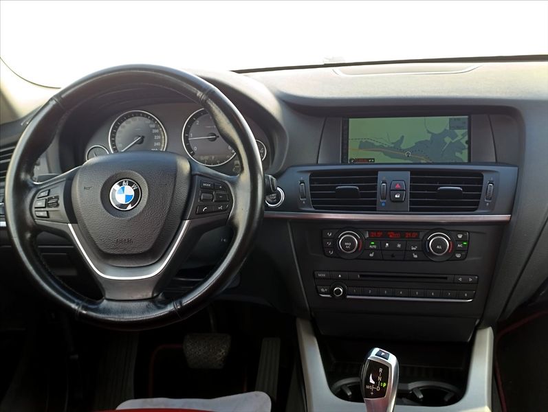 BMW X3 2,0 D X-drive aut. Kůže Bi-xen - fotka 16 z 53