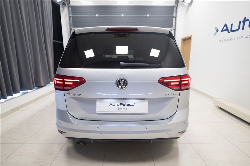 Volkswagen Touran 2,0 TDI MASÁŽ KAMERA VÝHŘEV ČR - fotka 5 z 39