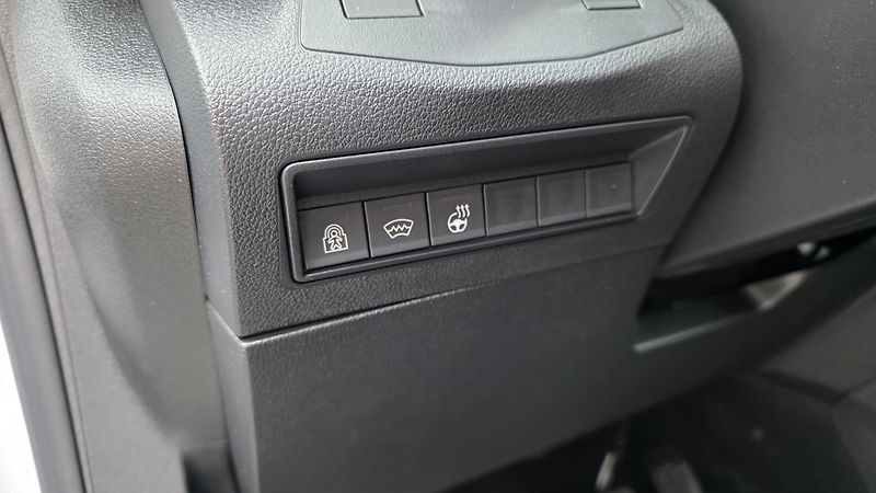 Opel Combo (2026) 1.5 CDTi 96kW AT8 Elegance 7m - fotka 19 z 33
