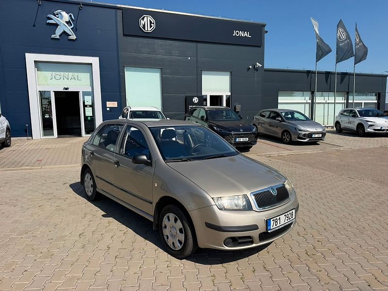 Škoda Fabia HB Classic 1.2HTP 40kW 55 - fotka 15 z 19