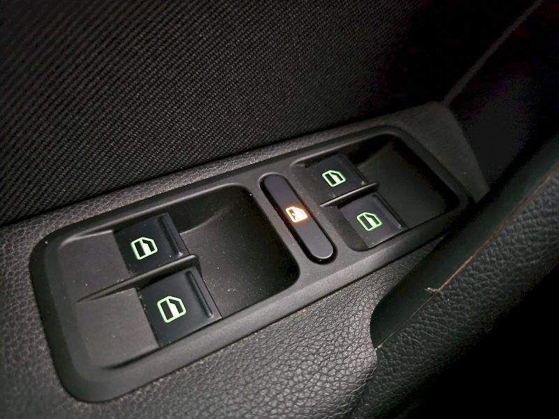 Škoda Yeti (2011) 1.4TSI 90kW EXPERIENCE NAVI XE - fotka 19 z 24