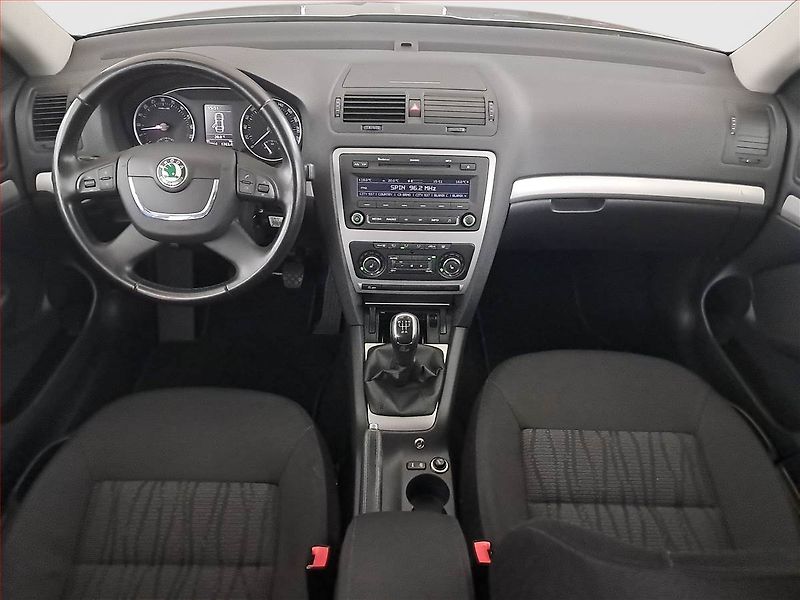 Škoda Octavia (2011) Elegance 1.6 TDI, Serv.kniha - fotka 8 z 15