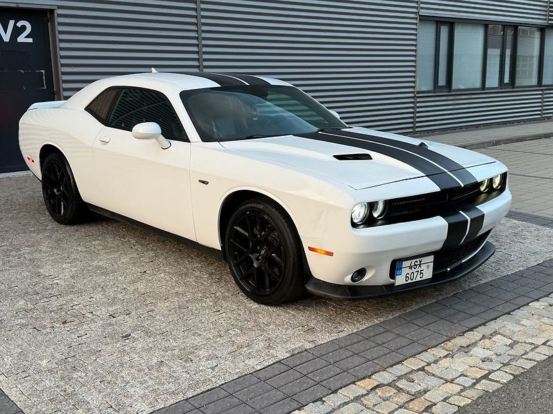 Dodge Challenger (2017) - fotka 6 z 46