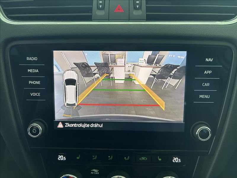 Škoda Octavia 1,0   TSI 85kW,TAŽNÉ,NAVIGACE - fotka 20 z 27