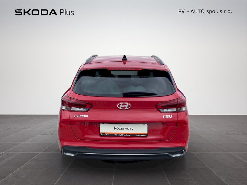 Hyundai i30 (2025) 1.5 T-GDI 103 kW MHEV Style DC - fotka 29 z 35
