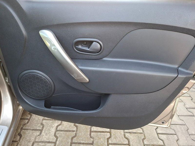 Dacia Sandero (2014) 1.2i 55kW -KLIMA-NOVÉ V ČR - fotka 23 z 36