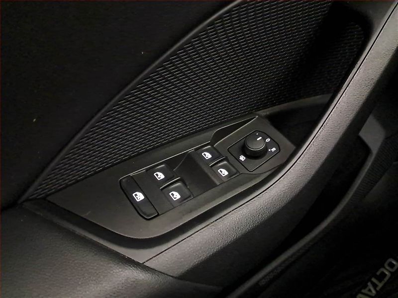 Škoda Octavia (2022) Ambition 2.0 TDI, ČR,1.maj - fotka 16 z 24