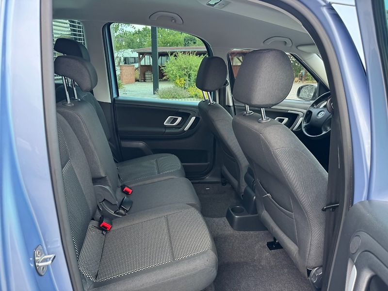 Škoda Roomster (2008) Scout 1.4i 63kW - fotka 24 z 34