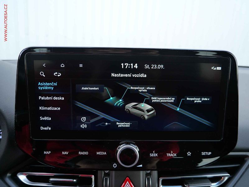 Hyundai i30 (2023) 1.5T-GDi, 1.maj,ČR, AT, LED - fotka 23 z 28