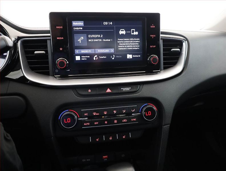 Kia XCeed (2021) 1.5 T-GDI, Automat, Serv.kniha - fotka 10 z 18