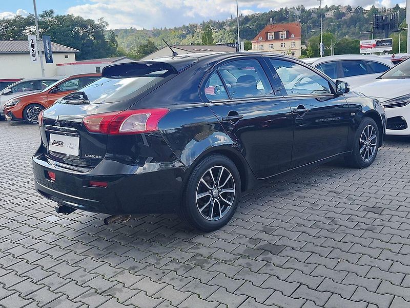 Mitsubishi Lancer 1.6 Mivec/86kW ČR 1.Majitel - fotka 5 z 27