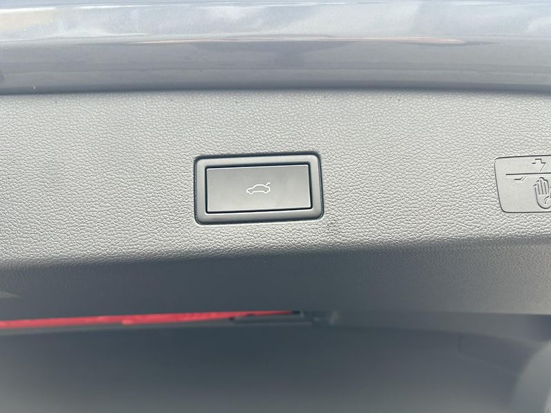 Volkswagen Golf Variant Life 1.5eTSI 110kW - fotka 26 z 27