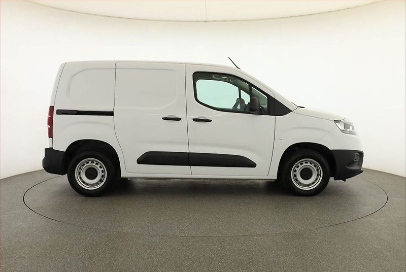 Toyota ProAce City (2024) 1.5 D4-D, ČR, DPH - fotka 6 z 16