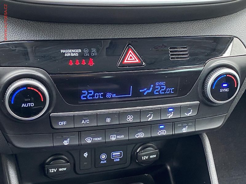 Hyundai Tucson (2019) 1.6 CRDi, AT, panor, navi - fotka 17 z 19