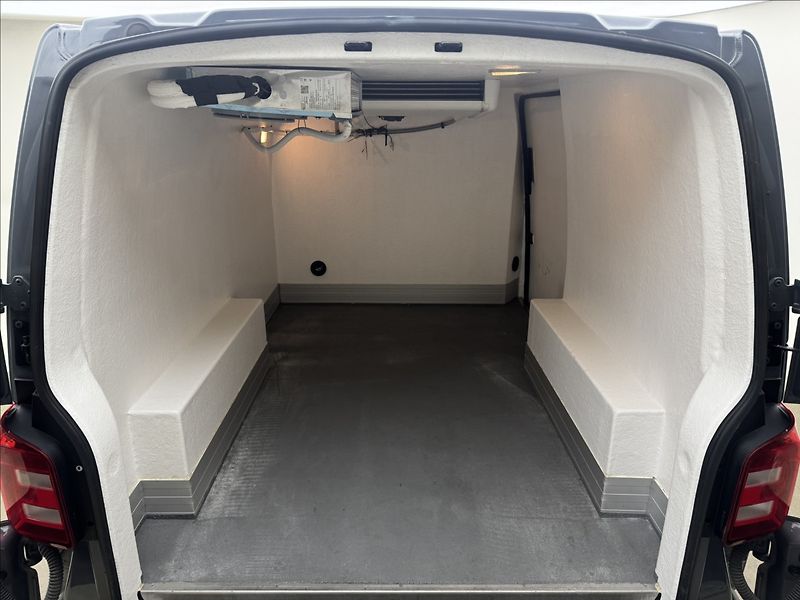 Volkswagen Transporter 2,0 2XCHLAĎÁK DPH NZ.TOP ČR - fotka 30 z 33