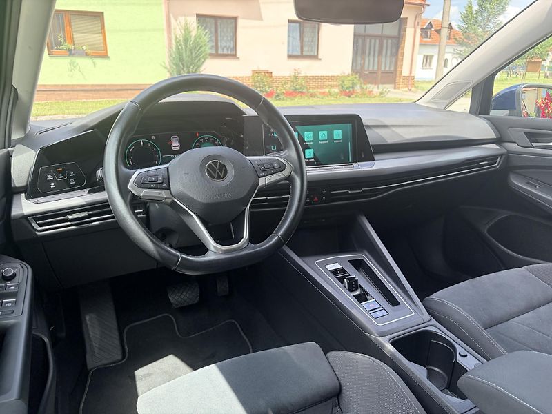 Volkswagen Golf 1.4TSI HYBRID VIRTUAL LED - fotka 14 z 50