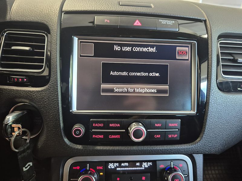 Volkswagen Touareg 3,0TDi 180kw 4x4 DSG 20ALU - fotka 27 z 41