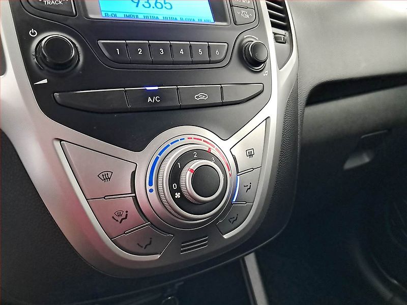 Hyundai ix20 (2014) 1.6 CVVT, ČR,1.maj, Serv.kniha - fotka 16 z 18