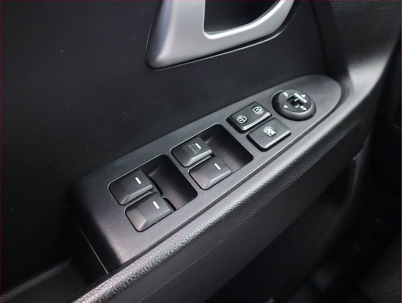 Kia Sportage (2011) 2.0 CRDi, Tempomat - fotka 13 z 17