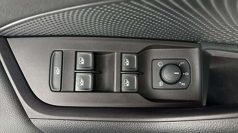Škoda Octavia 2.0 TDI DSG Style Combi - fotka 22 z 26