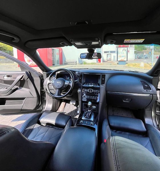 Infiniti QX70 (2015) Prodám velmi zachovalé a pravi - fotka 14 z 28