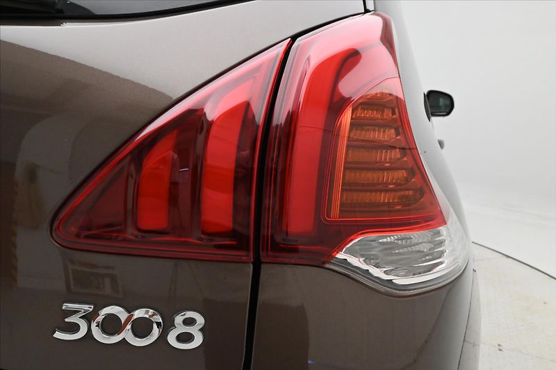 Peugeot 3008 1,6 HDI 88 kW AT TAŽNÉ Záruka - fotka 29 z 30
