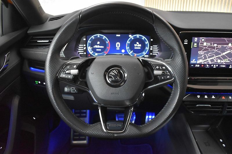 Škoda Octavia 2.0 TSI SPORTLINE*DCC*4x4*ČR - fotka 19 z 57