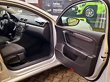 Volkswagen Passat *SERV.KNÍŽKA,AUT.PARKOVÁNÍ   - náhled 26