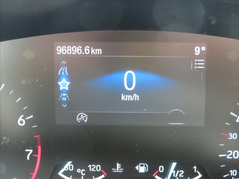 Ford Focus 1,0 EcoBoost 114kW Titanium ČR - fotka 23 z 25