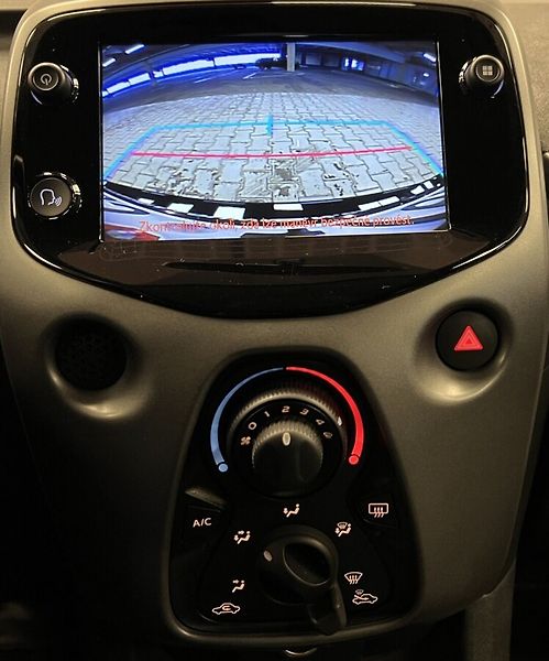 Toyota Aygo 1,0i AT X-play - fotka 6 z 15