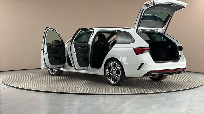 Škoda Octavia 2.0 TDI DSG 4x4 RS Combi - fotka 7 z 27