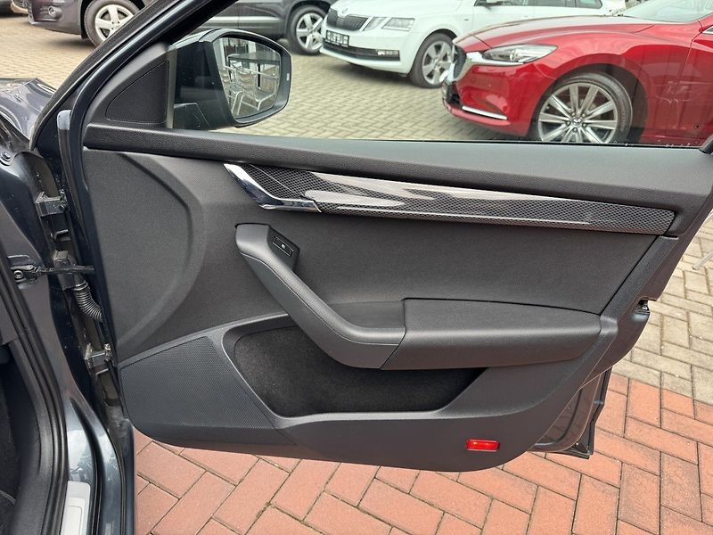 Škoda Octavia (2018) RS 2.0 TDi DSG ACC LED 135kW - fotka 20 z 50