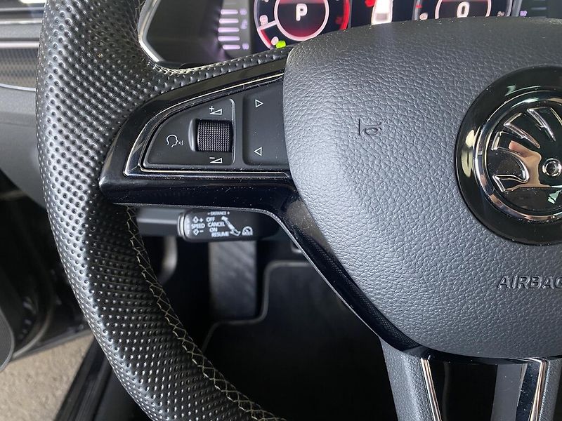 Škoda Superb 2.0 TSI 200 kW 4x4 DSG - fotka 14 z 30