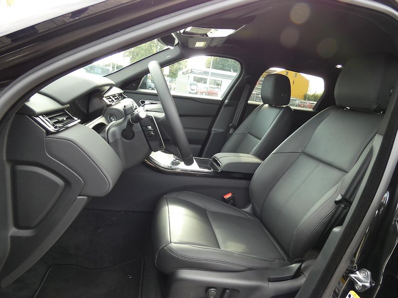 Land Rover Range Rover Velar (2026) 2,0 S D200 - fotka 12 z 41