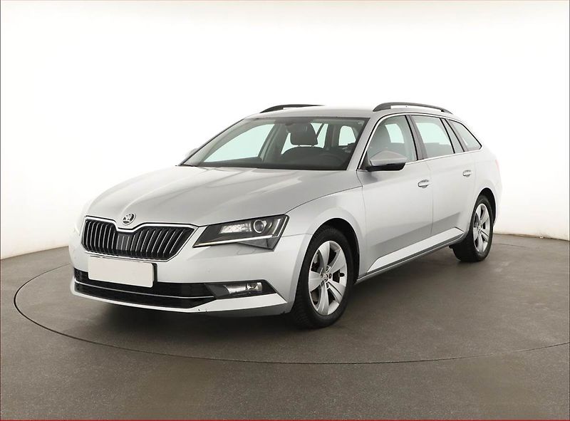 Škoda Superb (2016) 2.0 TDI 4x4, 4X4, Navi - fotka 2 z 19