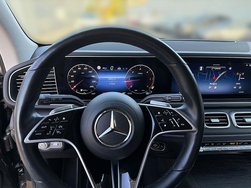 Mercedes-Benz GLE (2024) 300d 4M - fotka 10 z 15