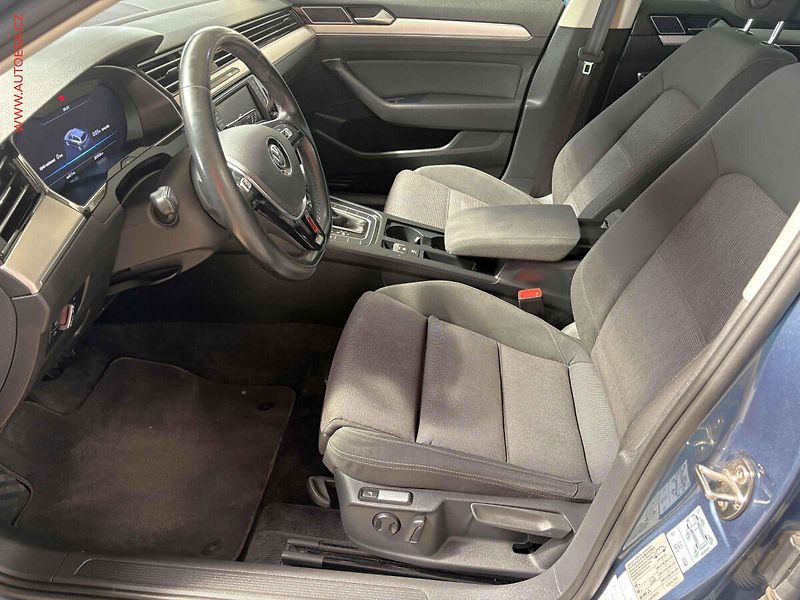 Volkswagen Passat (2015) 2.0TDi, DSG - fotka 9 z 17