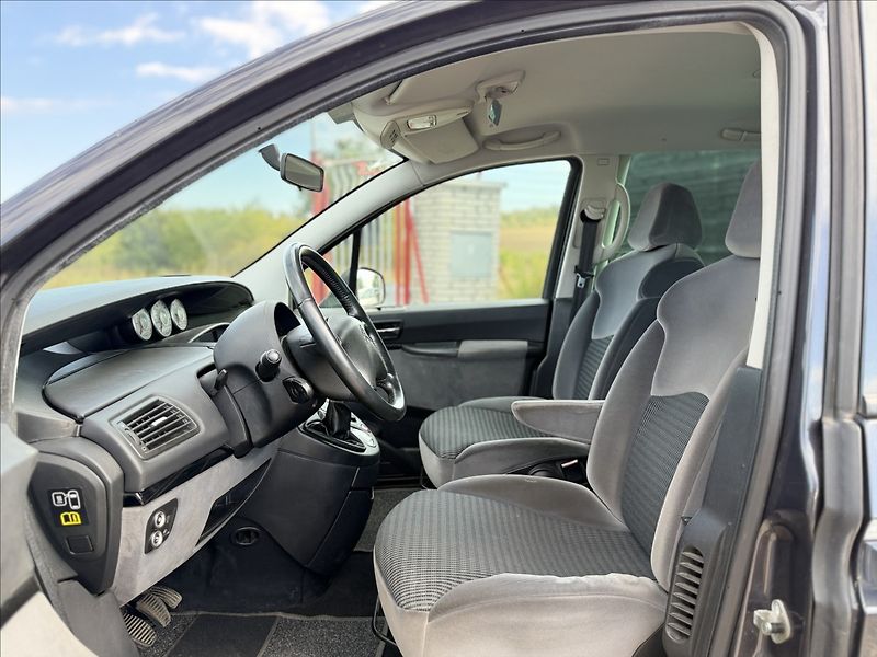Citroën C8 2,0 HDI 100kW XENONY,TAŽNÉ - fotka 9 z 27
