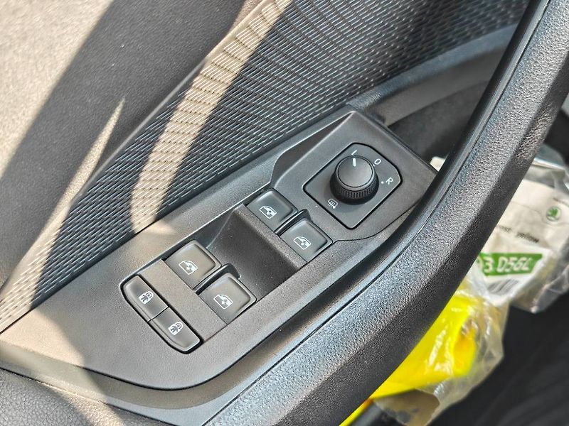 Škoda Octavia Ambition 6MP 2,0TDI - fotka 18 z 21