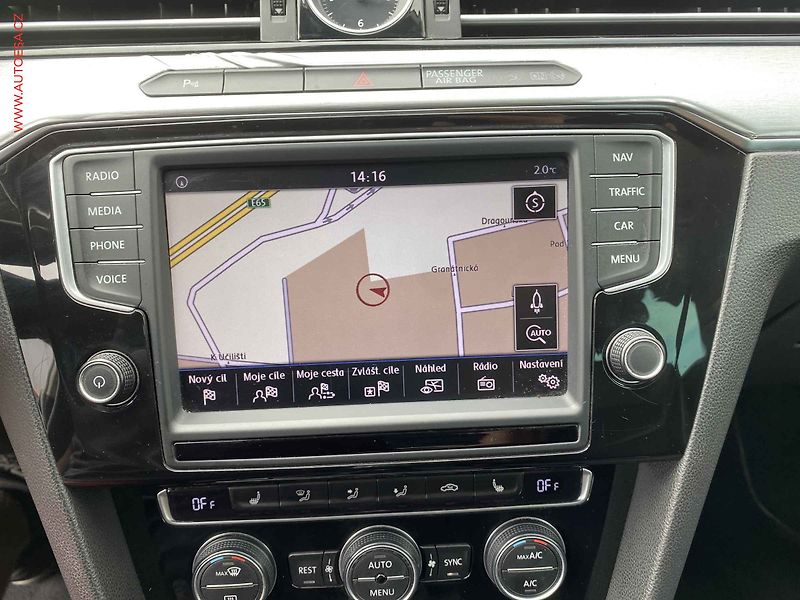Volkswagen Passat (2015) 2.0TDI, LED, navi - fotka 17 z 18
